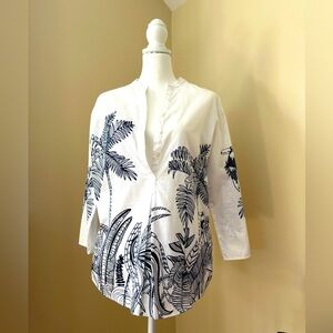 Vilagallo tunic style blouse. Super fun, navy blue tropical print! NWT 42 EU